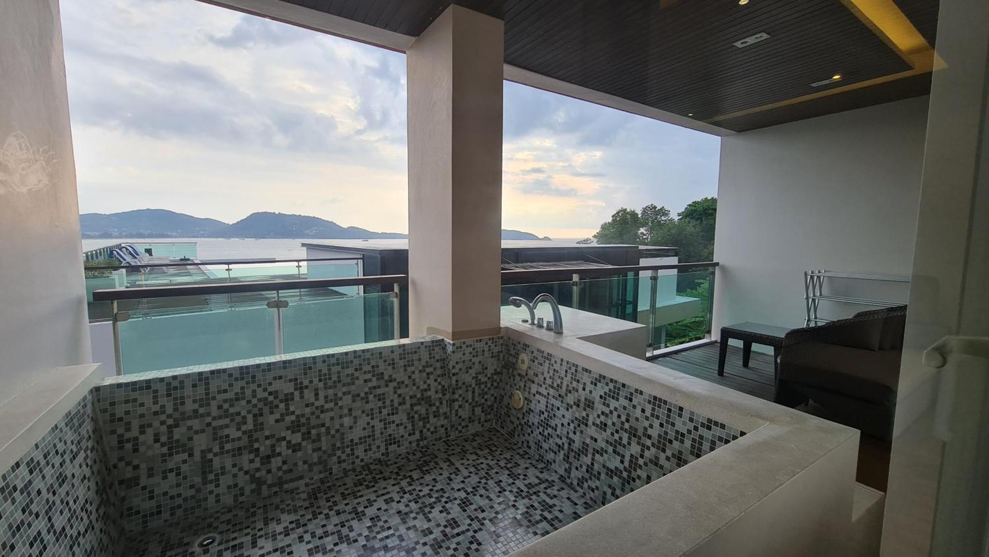 The Privilege Residence Patong Extérieur photo