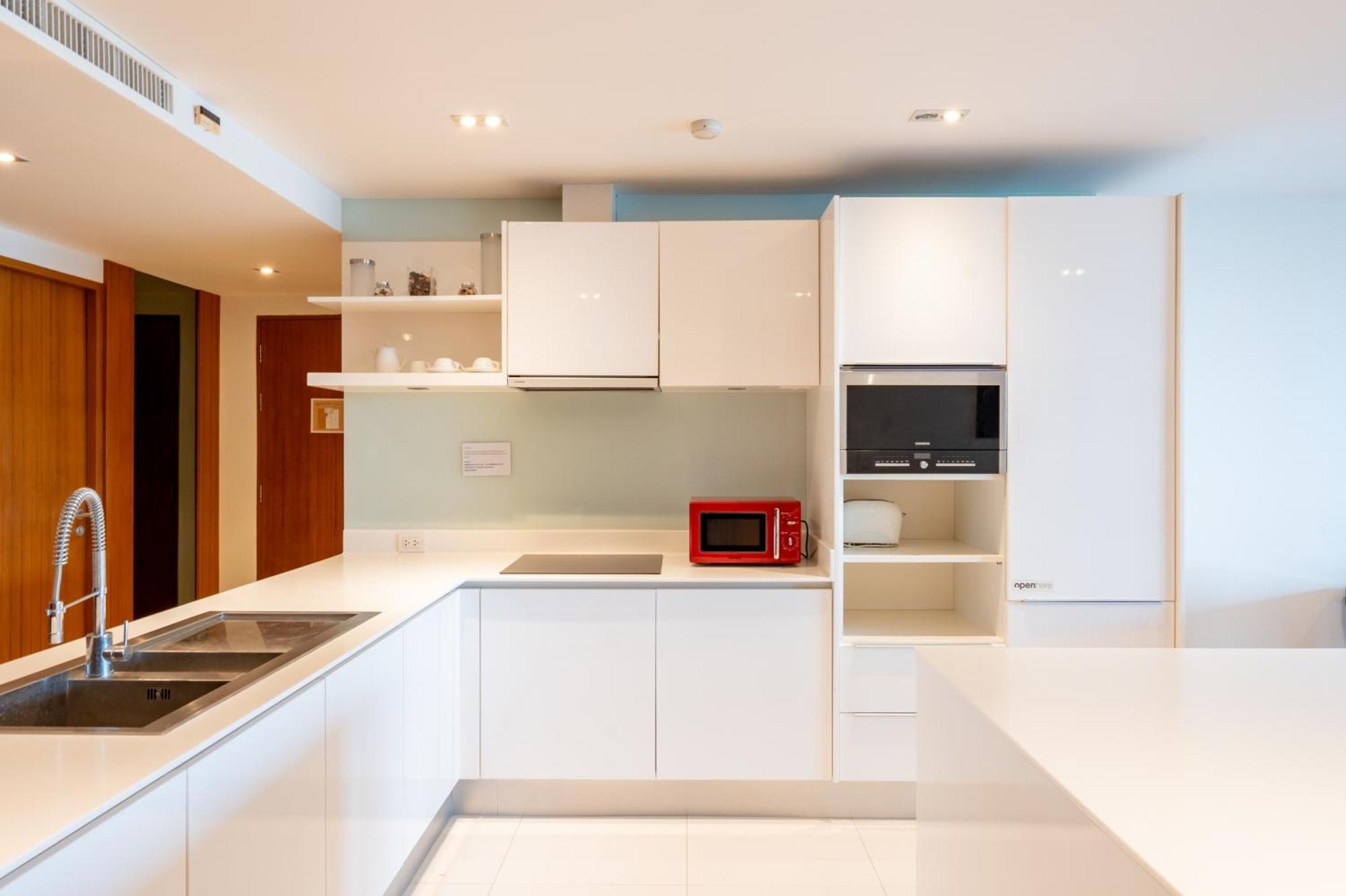 The Privilege Residence Patong Extérieur photo